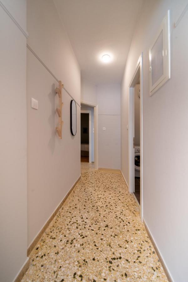 Aris123 By Smart Cozy Suites - Apartments In The Heart Of Athens - 5 Minutes From Metro - Available 24Hr Buitenkant foto