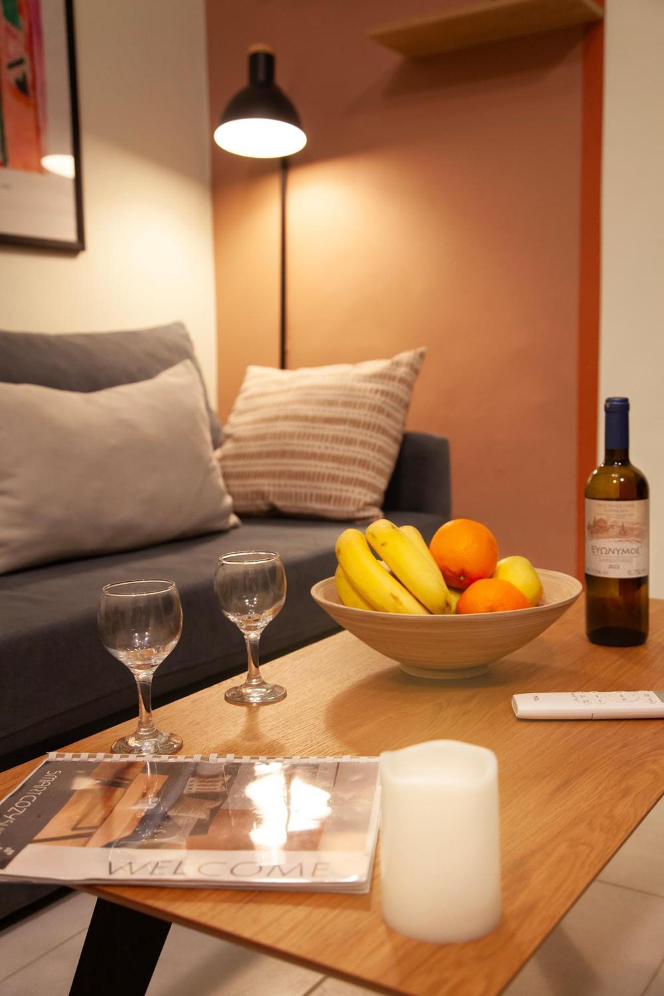 Aris123 By Smart Cozy Suites - Apartments In The Heart Of Athens - 5 Minutes From Metro - Available 24Hr Buitenkant foto