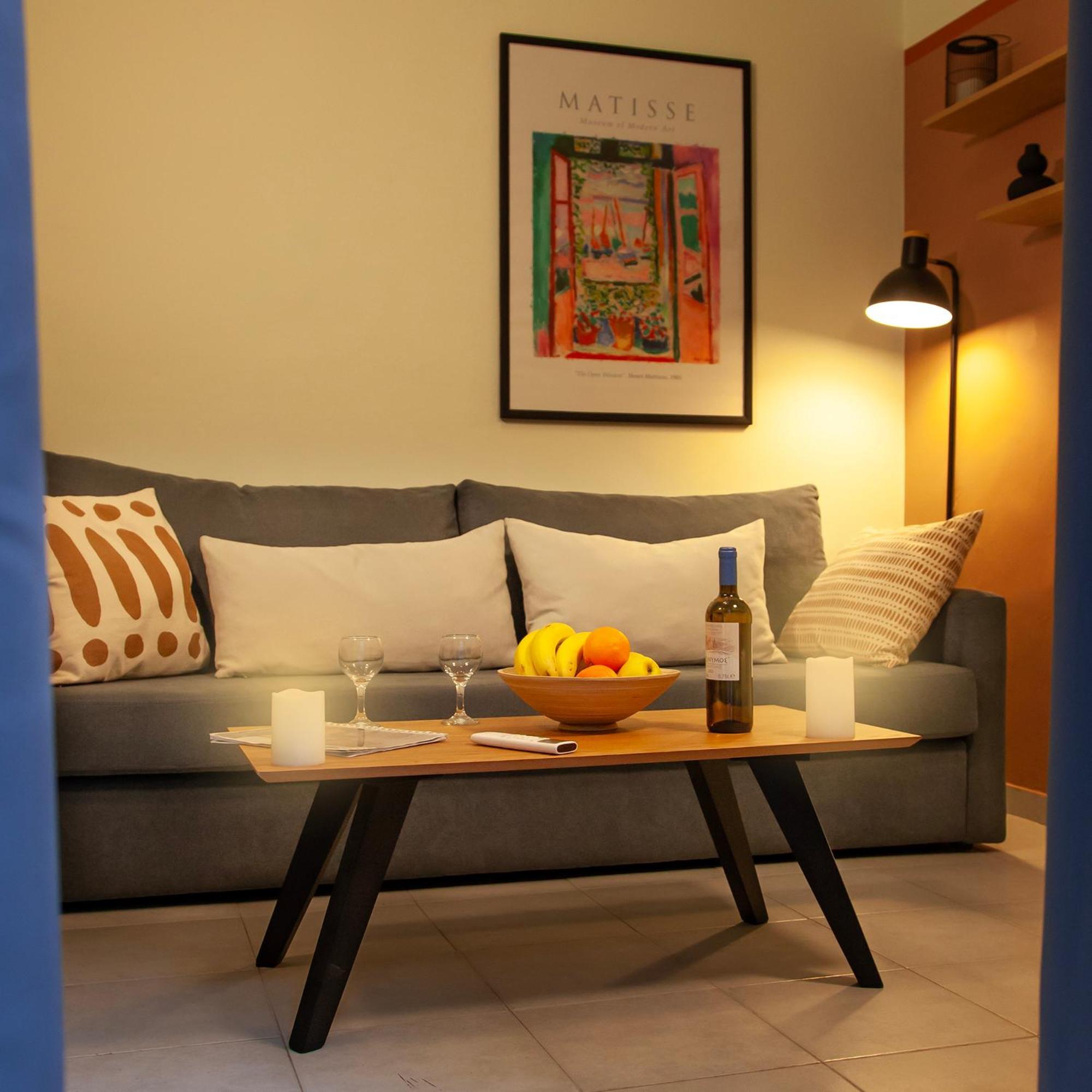 Aris123 By Smart Cozy Suites - Apartments In The Heart Of Athens - 5 Minutes From Metro - Available 24Hr Buitenkant foto